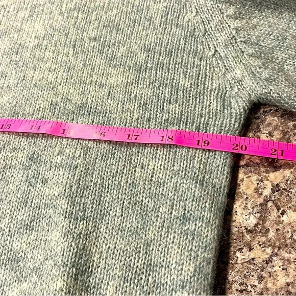 Beautiful Whitney Square teal blue green sweater size medium. - Picture 4 of 4